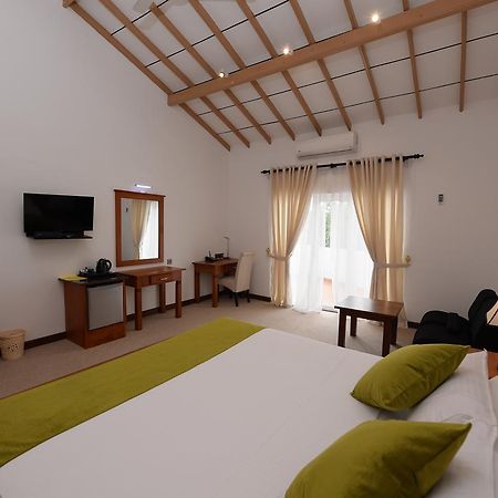 Seasons Hotel Kurunegala Dış mekan fotoğraf