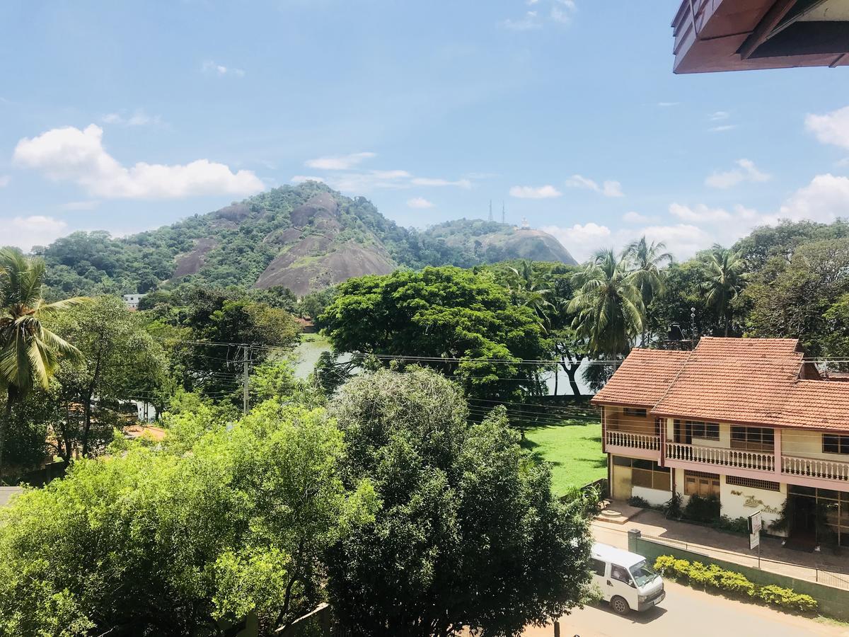 Seasons Hotel Kurunegala Dış mekan fotoğraf