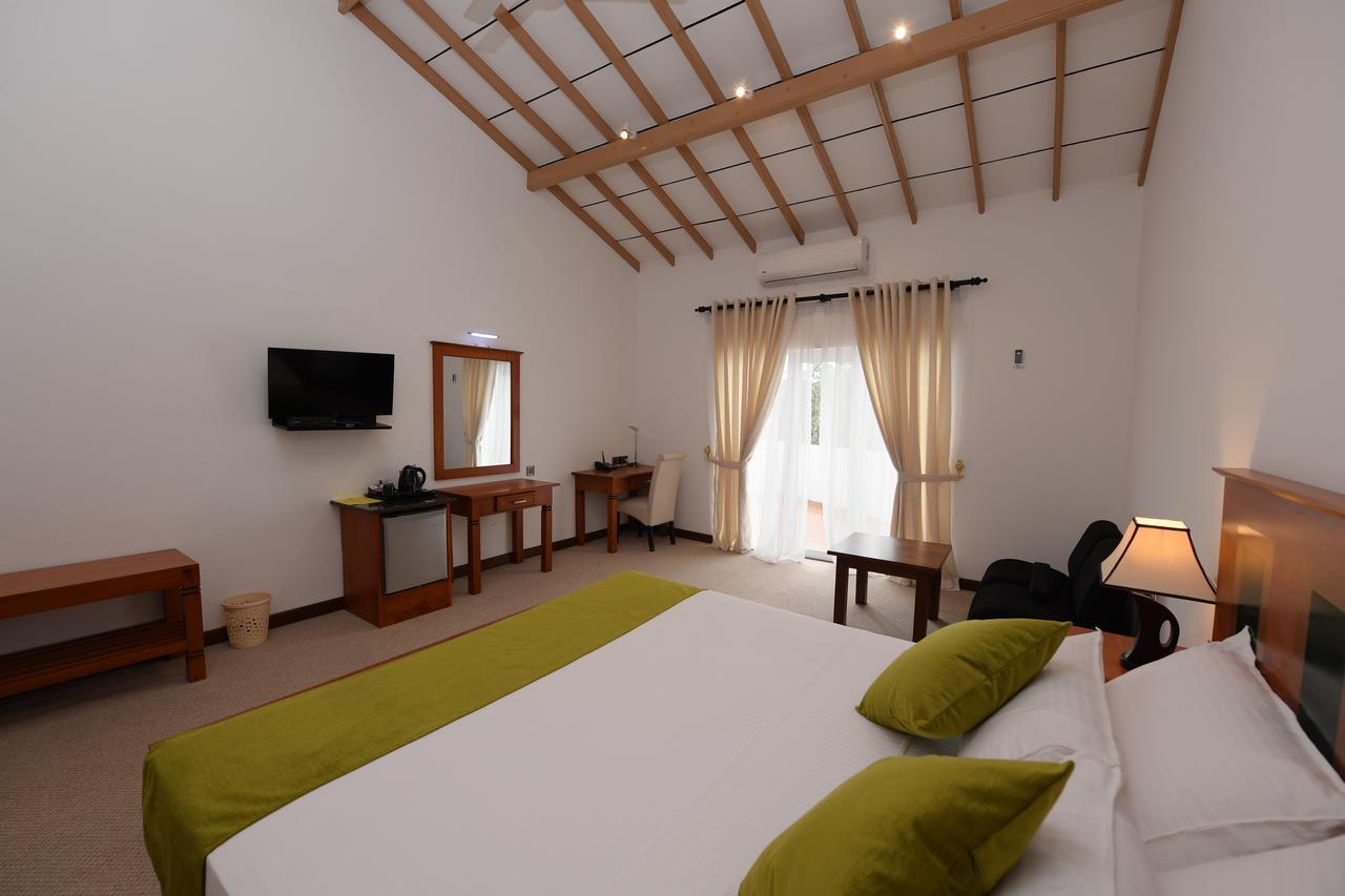 Seasons Hotel Kurunegala Dış mekan fotoğraf
