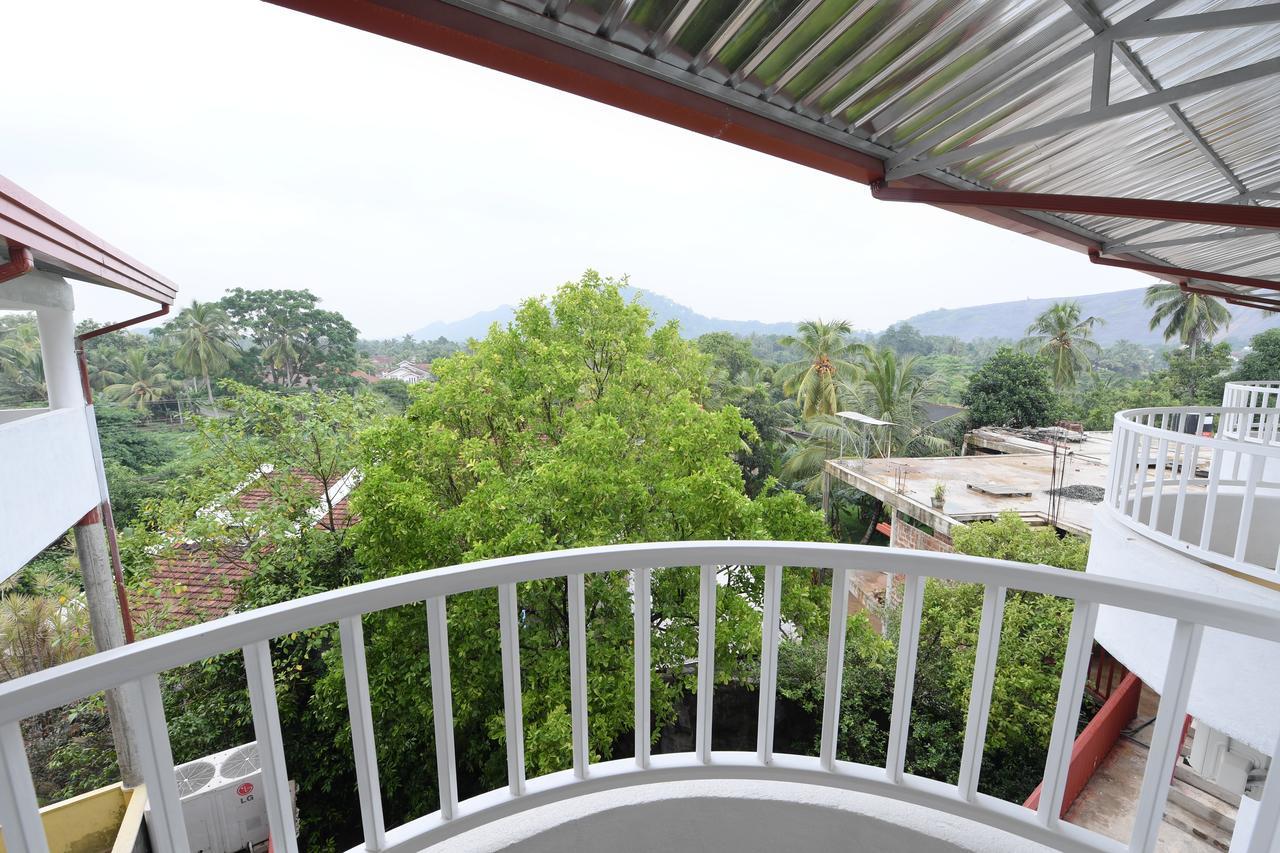 Seasons Hotel Kurunegala Dış mekan fotoğraf